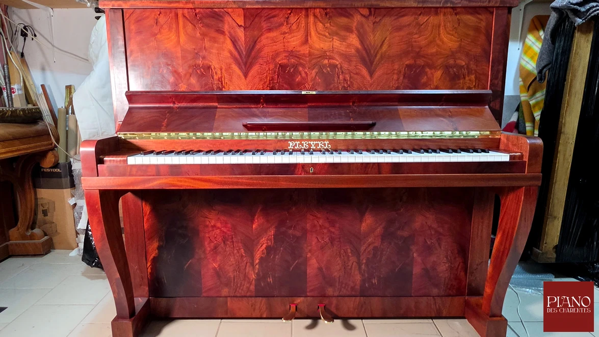 pleyel p acajou ronceux restaure 1947