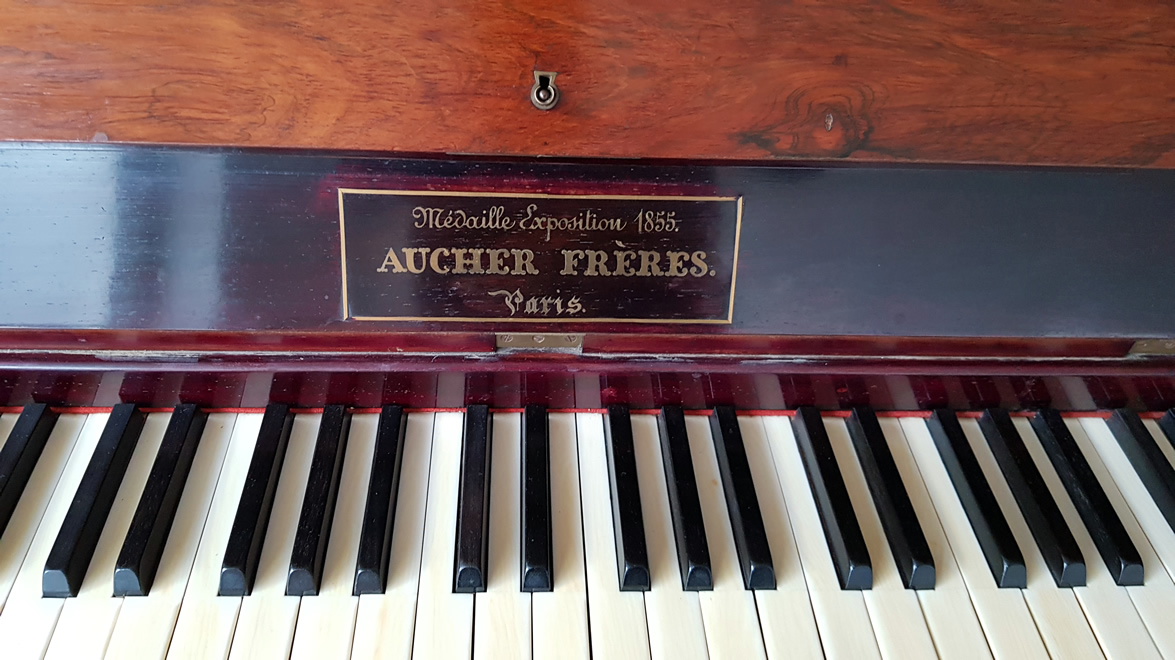 PIANO DROIT AUCHER FRÈRES 1856