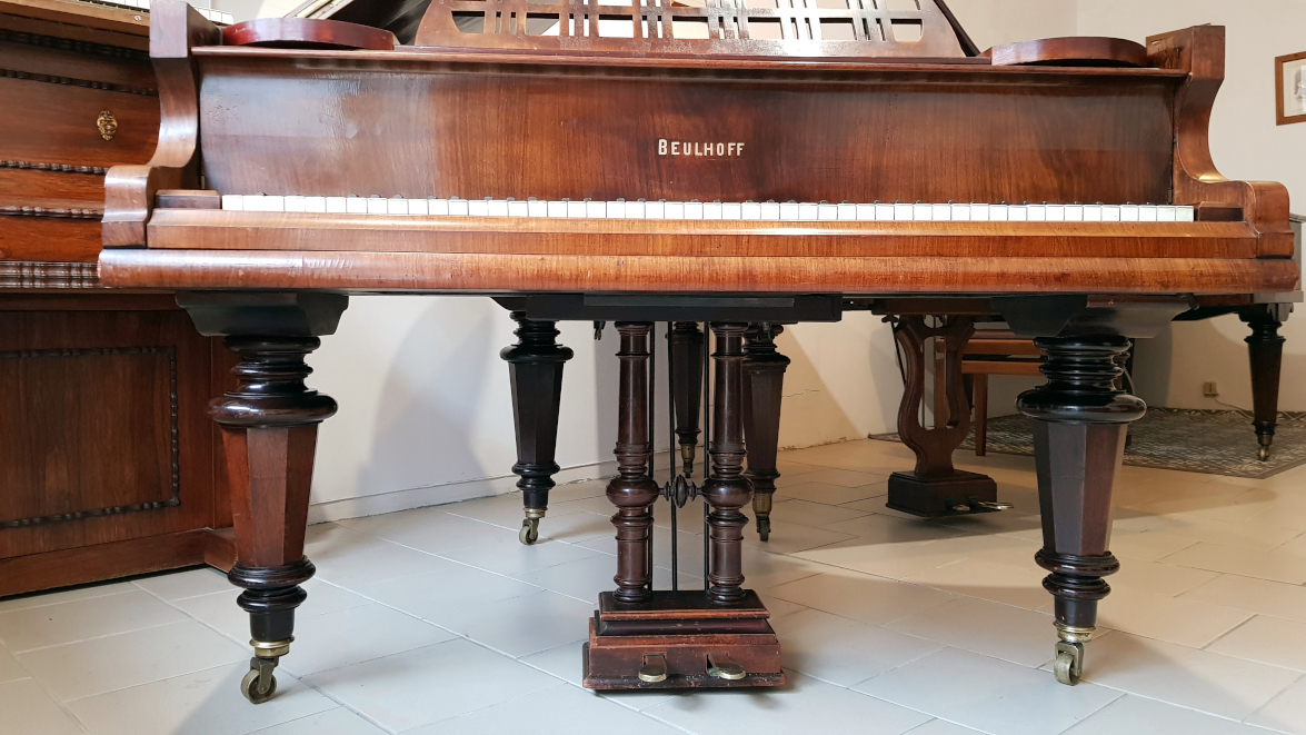 PIANO À QUEUE CRAPAUD BEULHOFF 1900