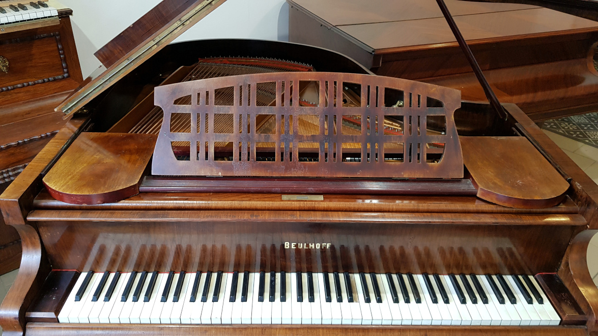 PIANO À QUEUE CRAPAUD BEULHOFF 1900