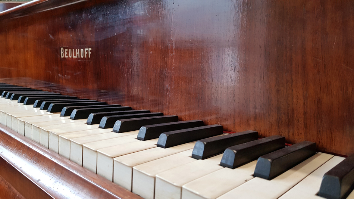 PIANO À QUEUE CRAPAUD BEULHOFF 1900