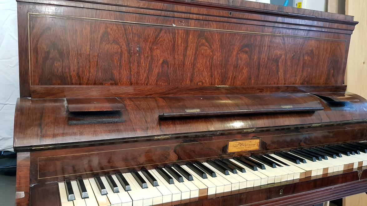 PLEYEL Pianino Palissandre 1838