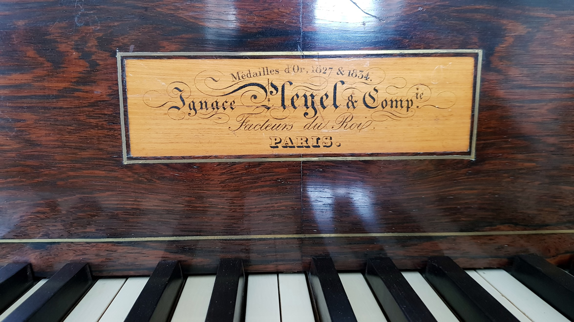 PLEYEL Carré palissandre de RIO 1835