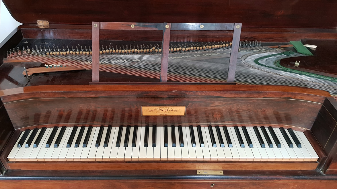 PLEYEL Carré palissandre de RIO 1835