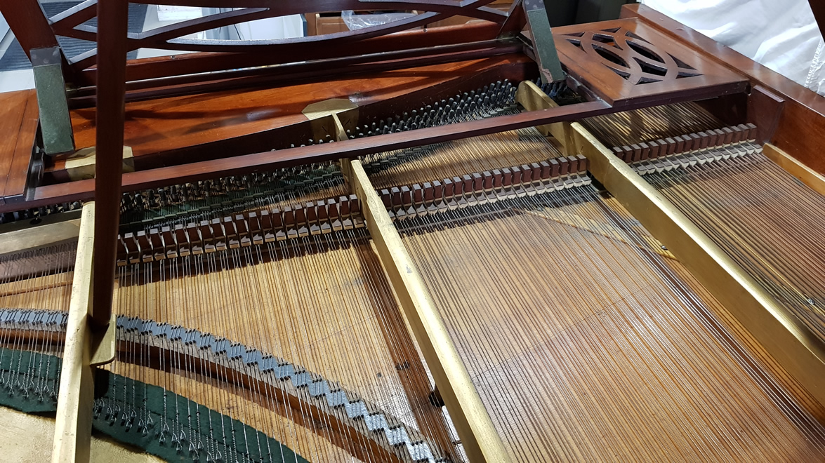 PLEYEL QUEUE 3 BARRES 1851