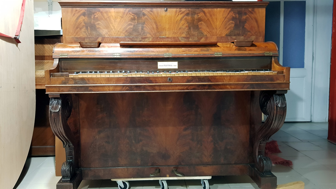 PLEYEL Pianino 1850