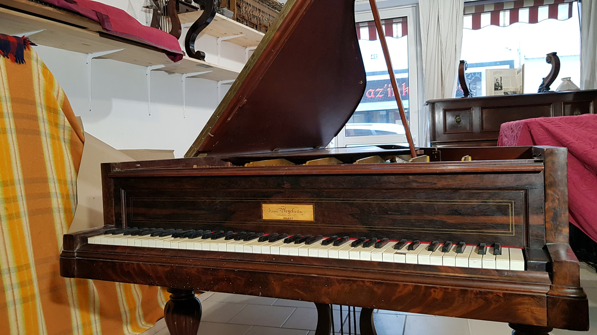 PIANO À QUEUE PLEYEL 1838