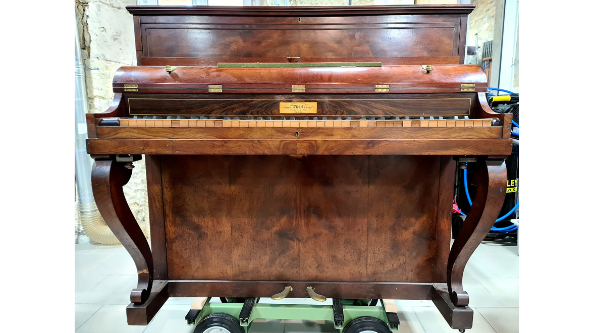 PLEYEL Pianino Acajou flammé 1836