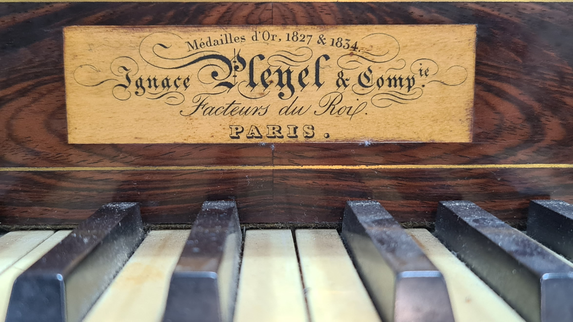 PLEYEL Pianino cartouche 1836