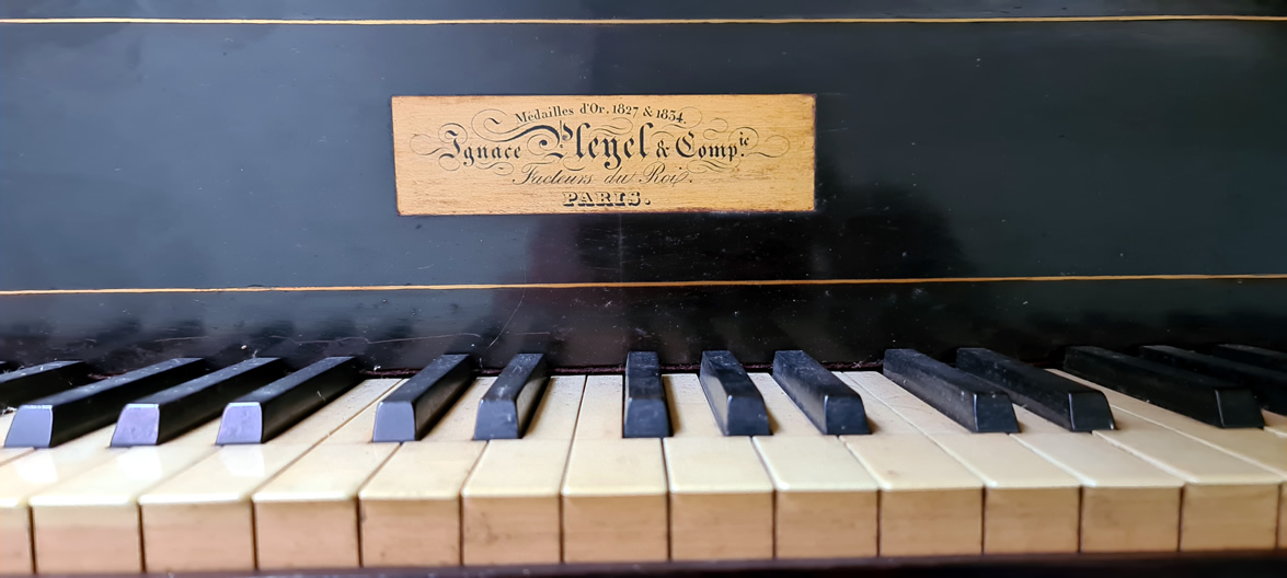 PLEYEL Carré cartouche1838