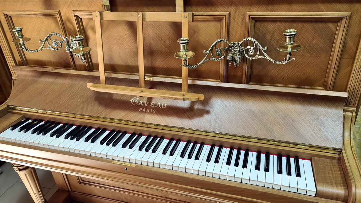 Piano droit GAVEAU 1919 finition ultra-mat