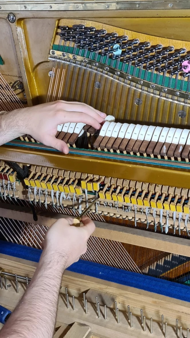reglage-mecanique-piano-droit-PLEYEL
