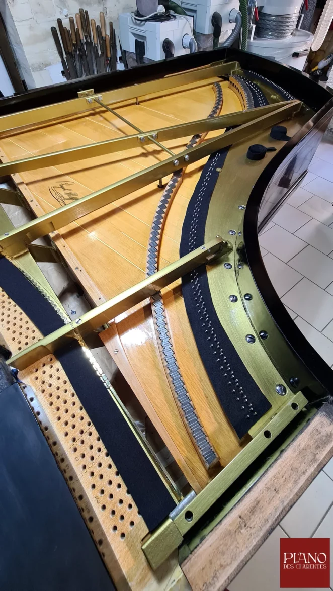 Remontage cadre serrurier piano ancien PLEYEL