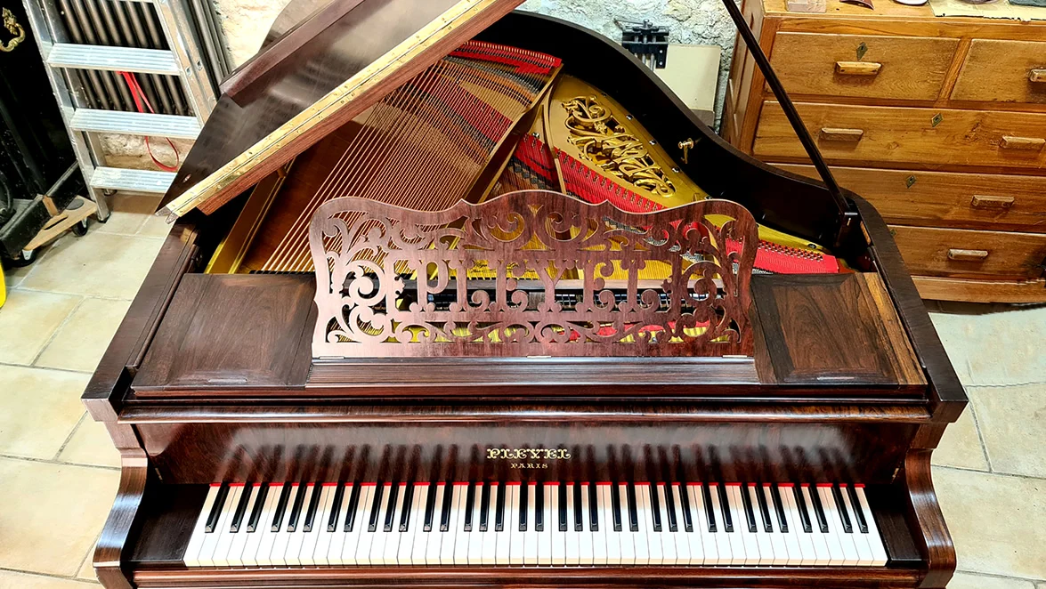 Piano à queue PLEYEL 3Bis 1911, Palissandre de RIO, finition remplie cirée naturelle