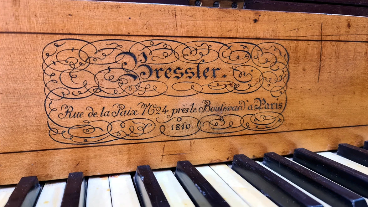 PIANO CARRÉ BRESSLER 1810
