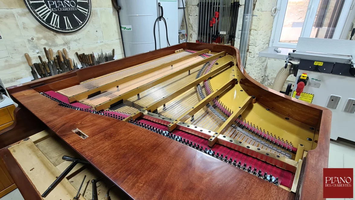 Cadre serrurier cordes parallèles piano ancien ERARD 1890