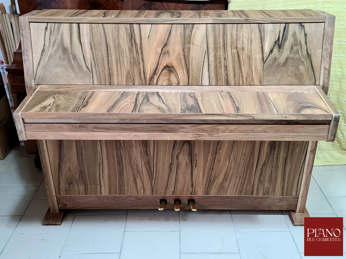 Relooking d'un piano droit vintage RIPPEN de 1972