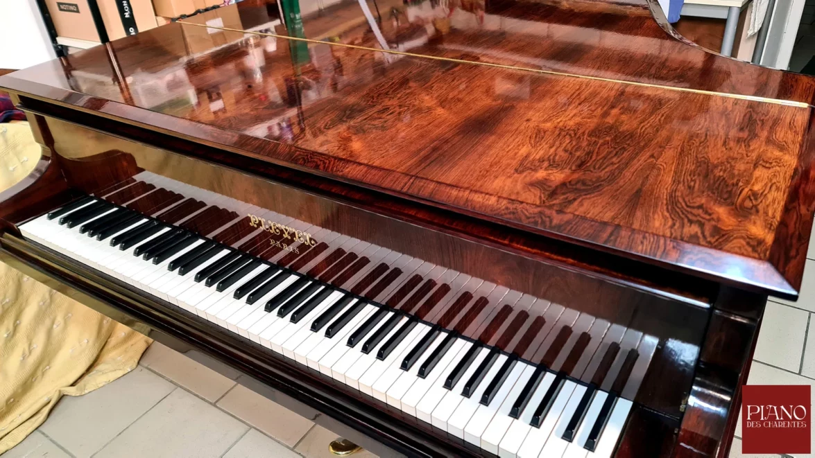 Cylindre piano à queue ancien PLEYEL 1902 en palissandre de RIO finition vernis au tampon brillant