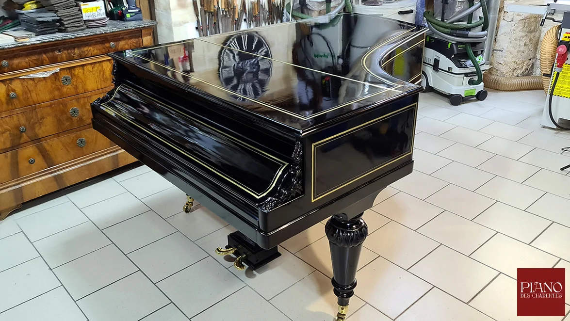 Piano à queue PLEYEL 1878 double filets de laitons noir Napoléon III