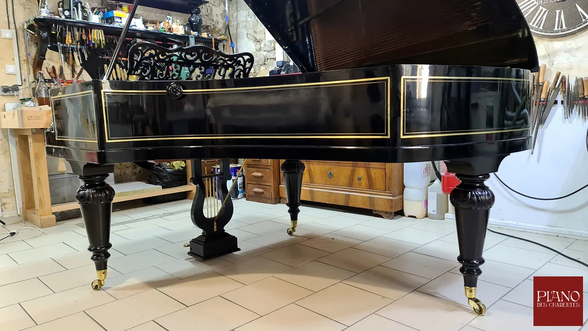 Piano à queue PLEYEL 1878 double filets de laitons noir Napoléon III