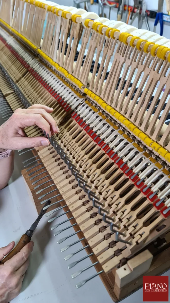 Réglage jour des chevalets piano à queue ERARD