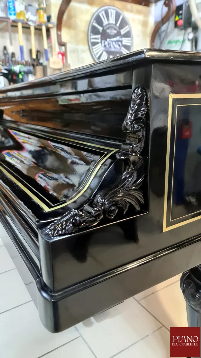 Pente de piano à queue PLEYEL vernis au tampon noir