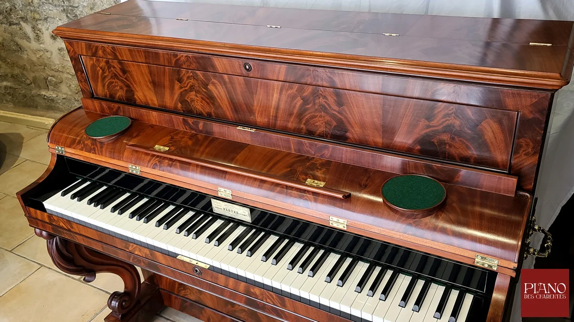 PLEYEL Pianino PP6 Acajou de Cuba Ronceux 1862