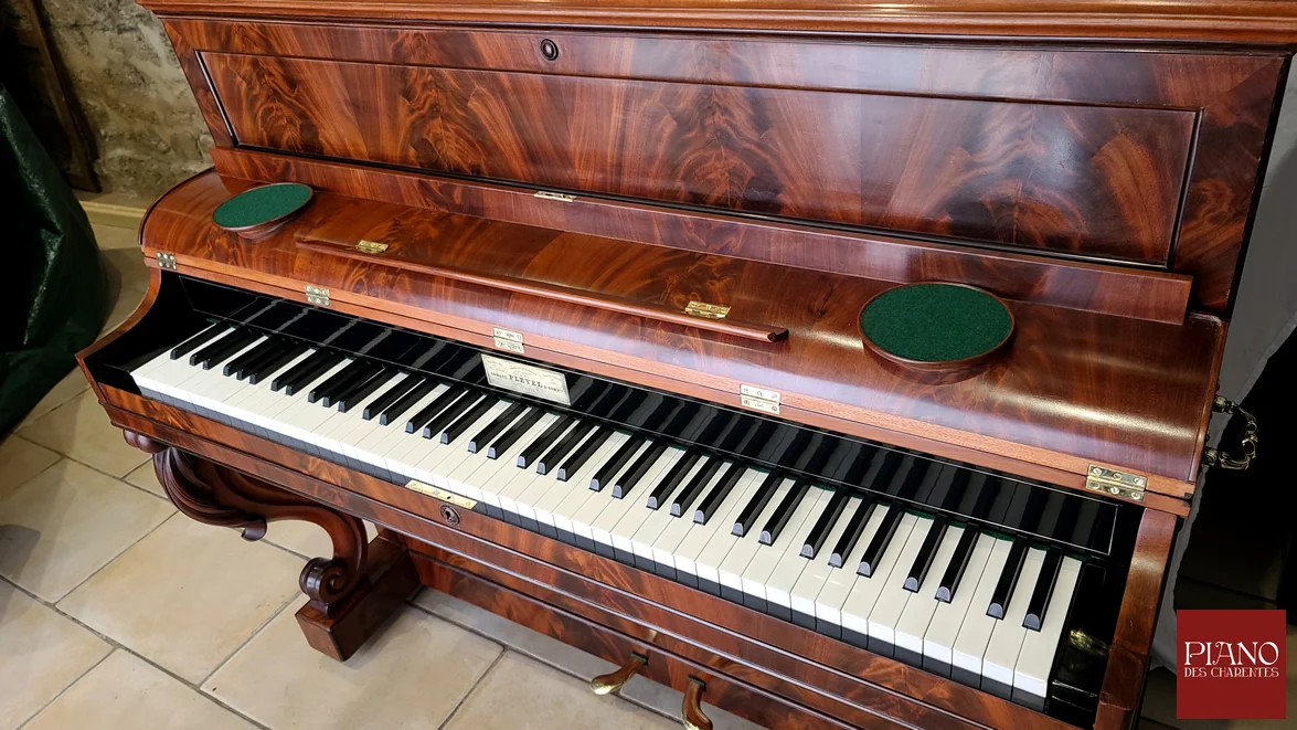 PLEYEL Pianino PP6 Acajou de Cuba Ronceux 1862