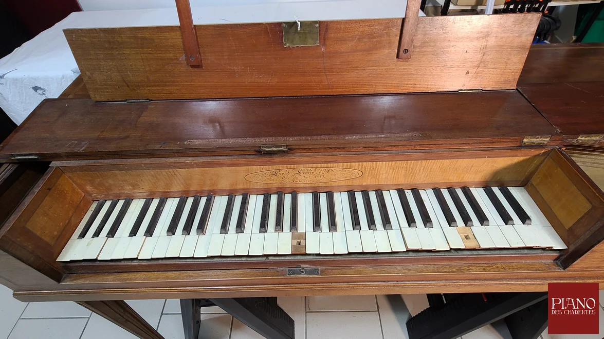 Piano forte ERARD Carré bi cordes 1797