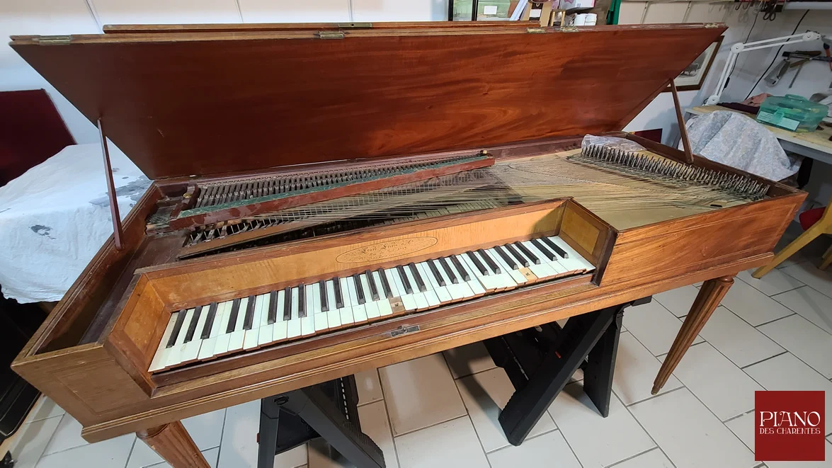 Piano forte ERARD Carré bi cordes 1797