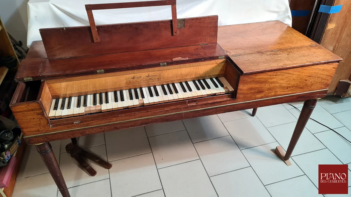 Piano forte ERARD Carré bi cordes 1807