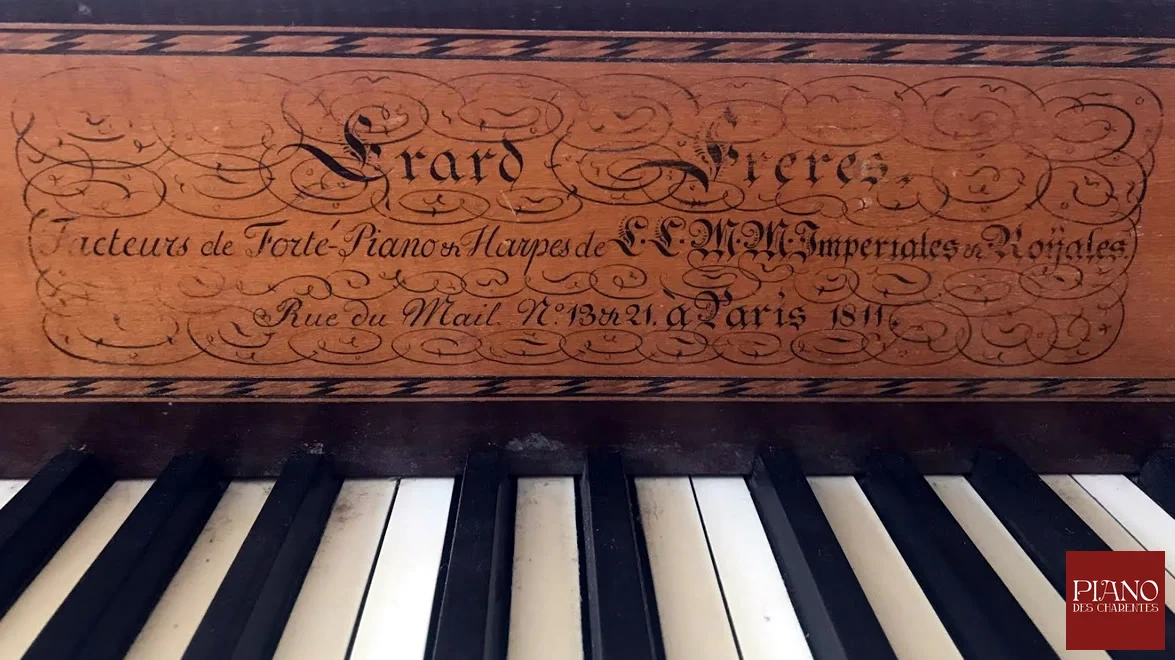 Piano Forte ERARD Carré en acajou de 1811
