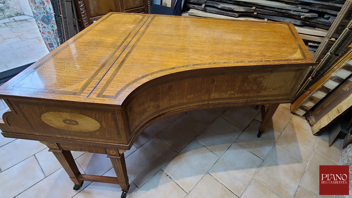 PLEYEL Style Adam satin wood 1912