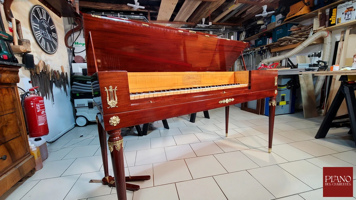 Piano forte carré BRESSLER acajou de Cuba 1810