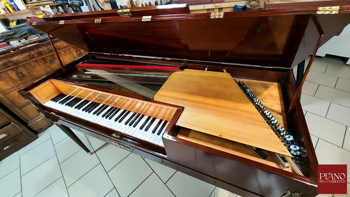 Piano forte carré BRESSLER acajou de Cuba 1810