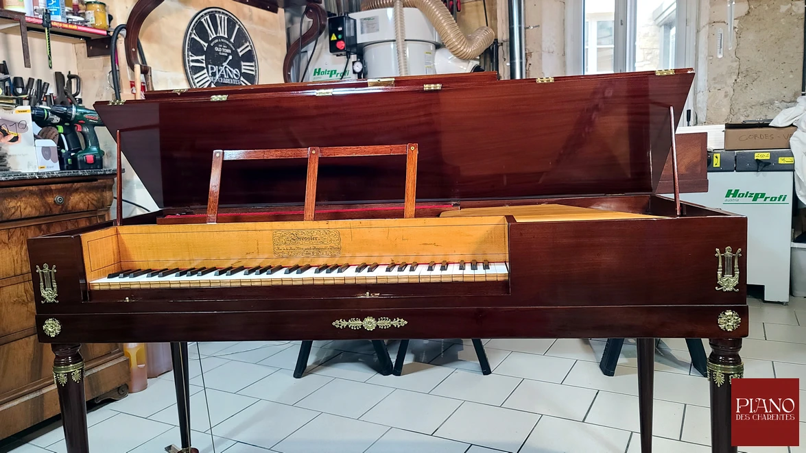 Piano forte carré BRESSLER acajou de Cuba 1810