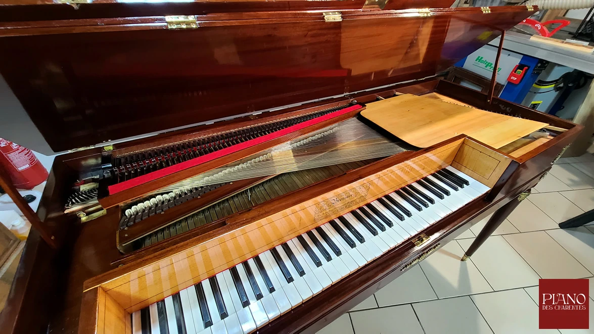 Piano forte carré BRESSLER acajou de Cuba 1810