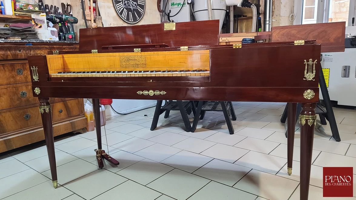 Piano forte carré BRESSLER acajou de Cuba 1810