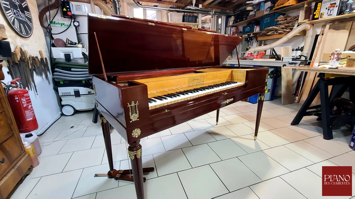 Piano forte carré BRESSLER acajou de Cuba 1810