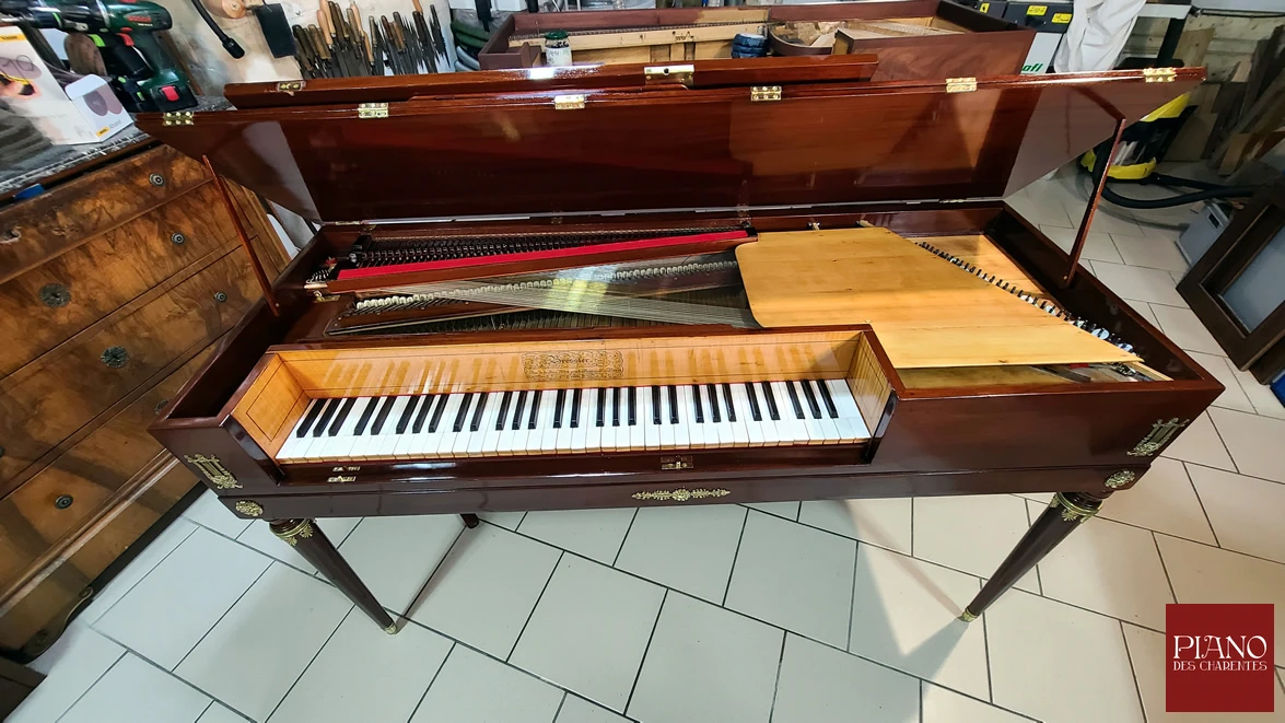 Piano forte carré BRESSLER acajou de Cuba 1810