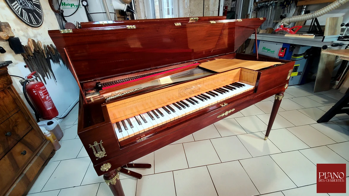 Piano forte carré BRESSLER acajou de Cuba 1810