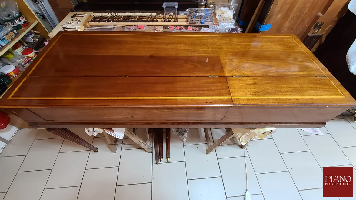 Piano forte ERARD carré en acajou et filet de citronnier de 1789