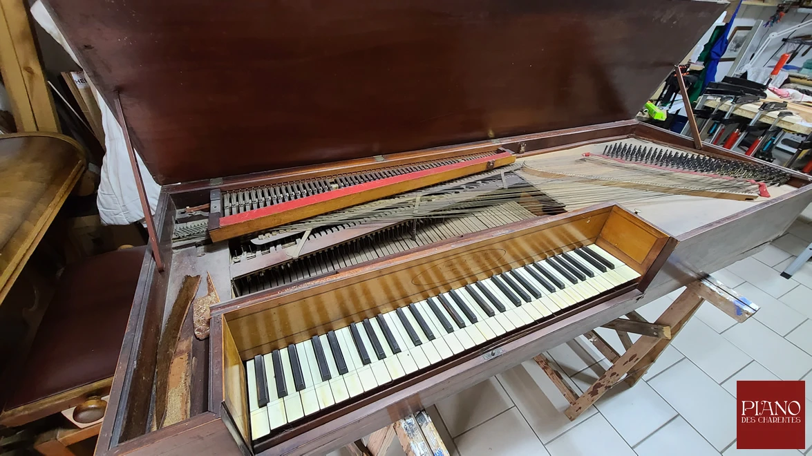 Piano forte ERARD carré en acajou de 1795