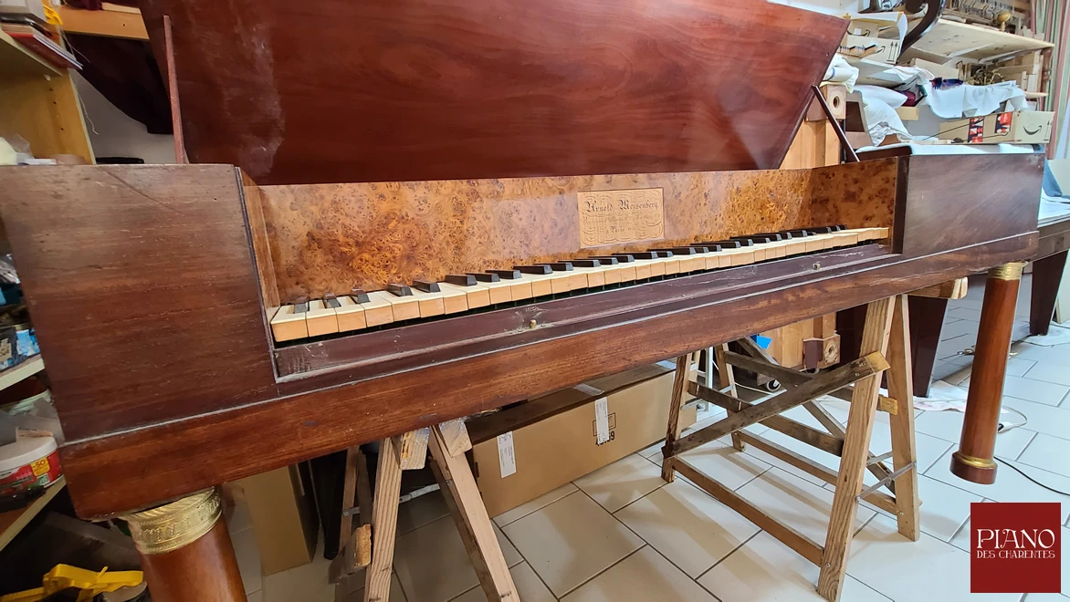Piano Forte carré MEISENBERG 1819 acajou et loupe d'orme