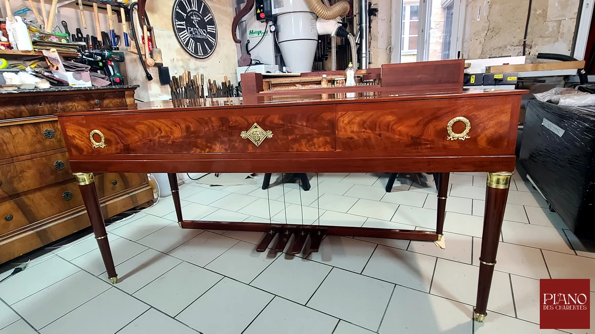 Piano forte ERARD Carré acajou de Cuba ronceux 1811