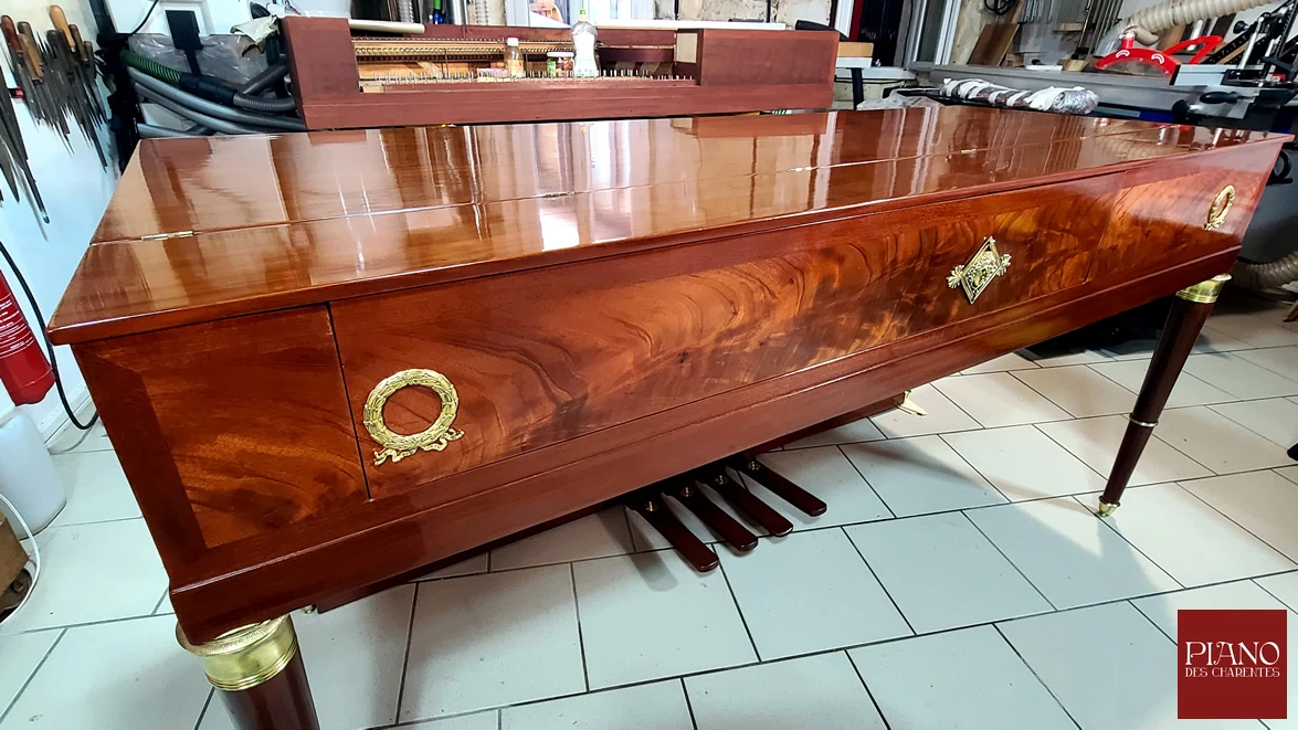 Piano forte ERARD Carré acajou de Cuba ronceux 1811