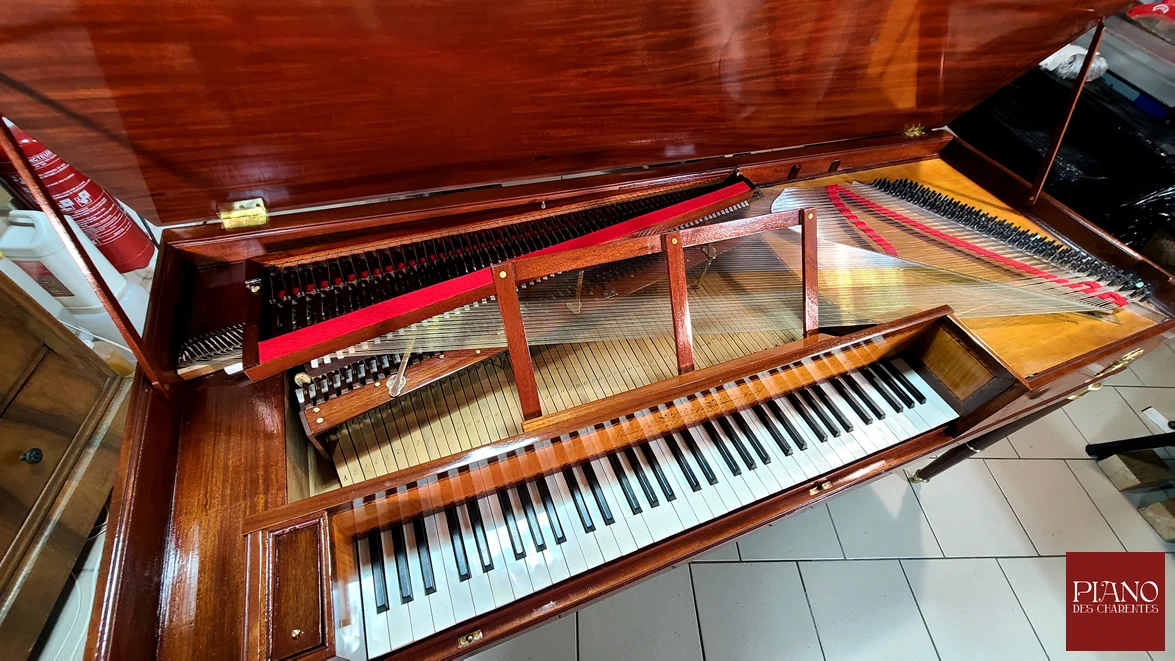 Piano forte ERARD Carré acajou de Cuba ronceux 1811