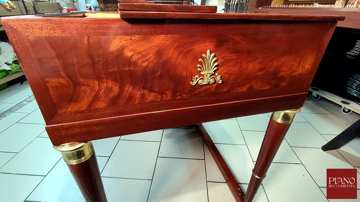 Piano forte ERARD Carré acajou de Cuba ronceux 1811