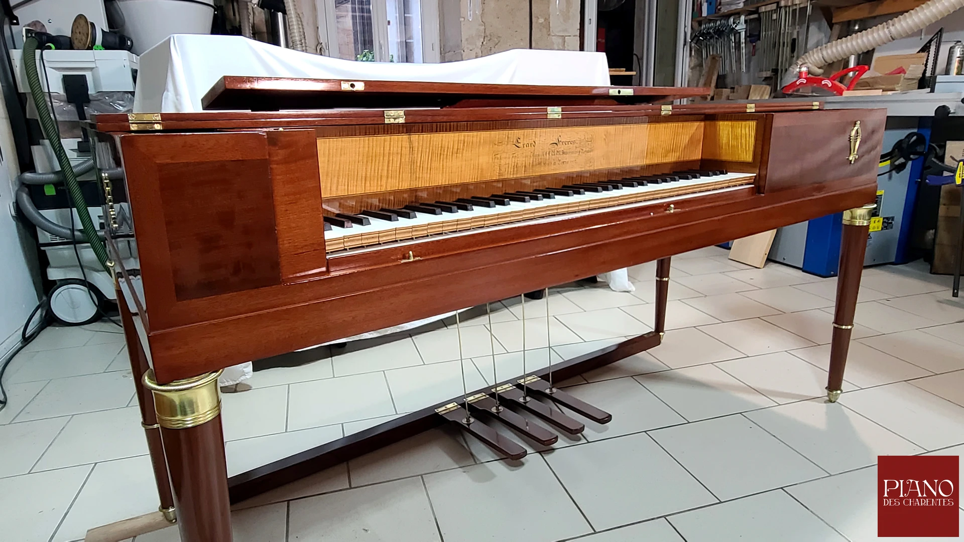 Piano Forte Carré ERARD 1812 acajou de Cuba