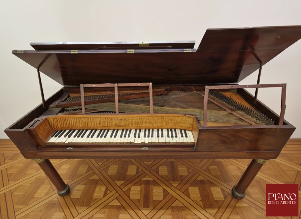 Piano forte Freudenthaler style Empire en acajou de Cuba 1823